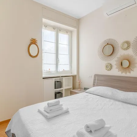 Easy Isola Apartment Milan Exterior photo